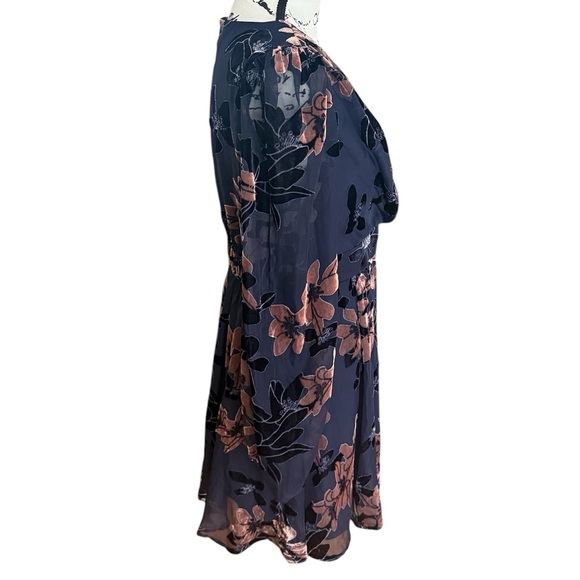 Lulus Romantic Long Sleeve Burnout Velvet Dress Size Large - Picture 3 of 9